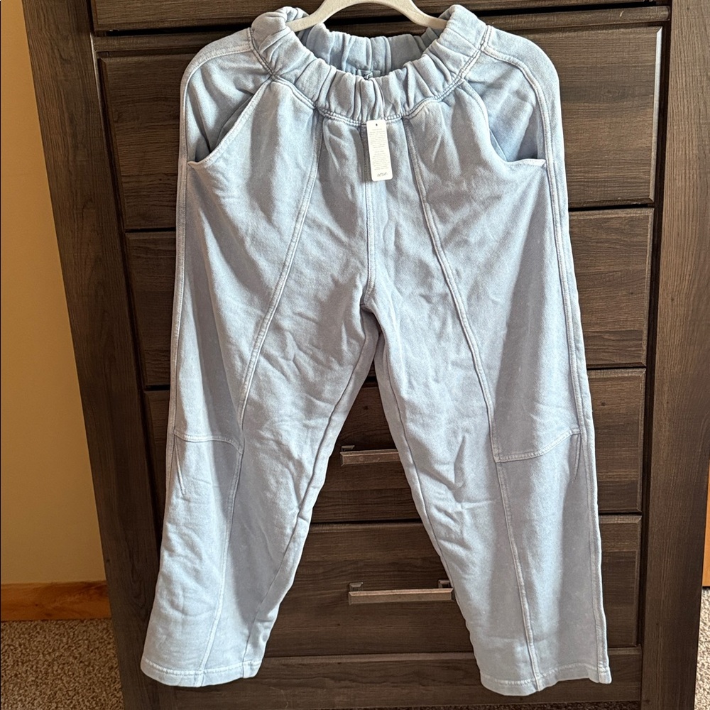 Aerie Barrel Sweatpants, NWT, never been worn.
